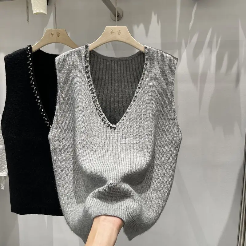 Heavy Craftsmanship Diamond-inlaid Vest Sweater Knitted Horse Clip Women's Fashionable Slim Vest Casual Top
Heavy Craftsmanship Diamond-inlaid Vest Sweater Knitted Horse Clip Women's Fashionable Slim Vest Casual Top