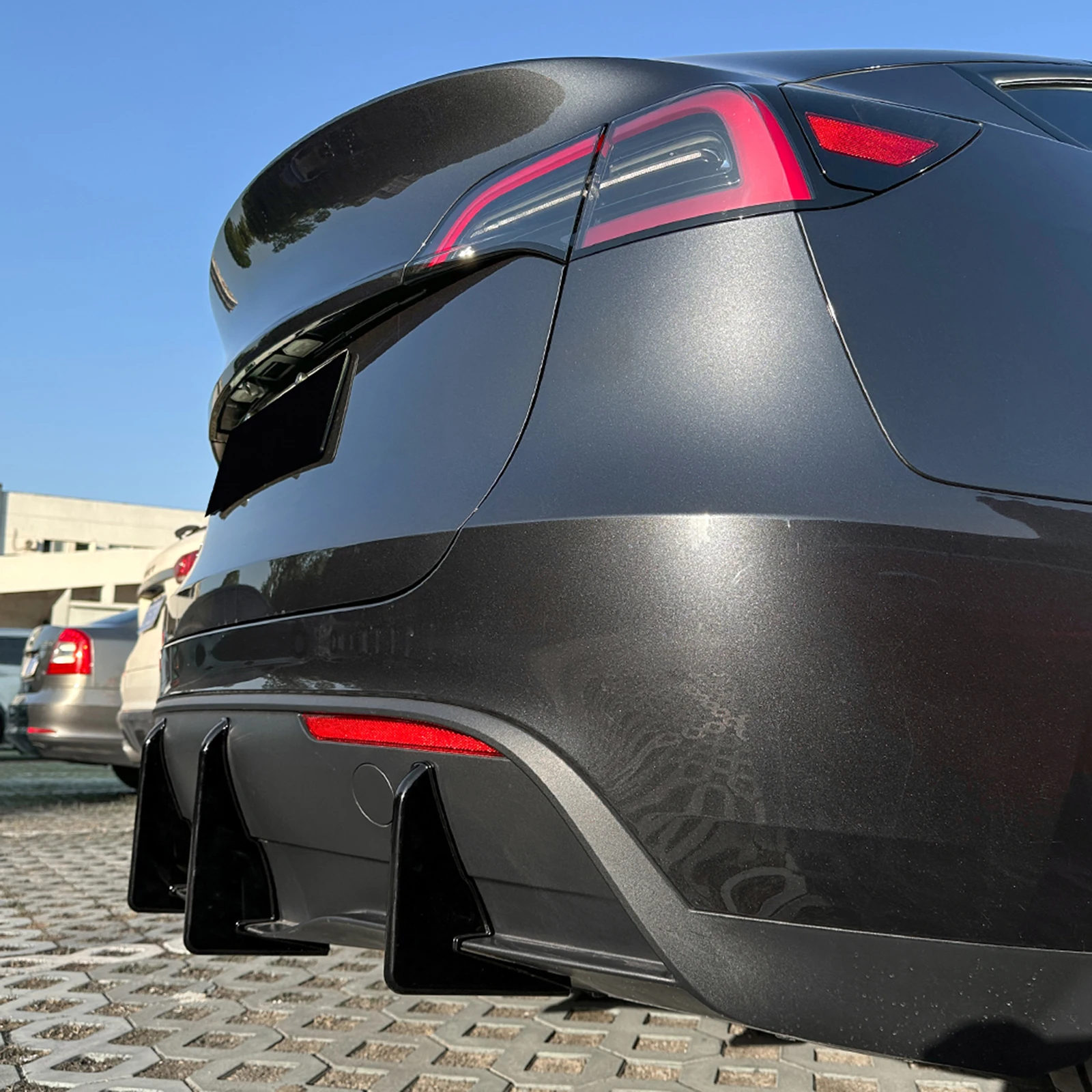 Shark Fin Style Rear Bumper Lip Diffuser For Tesla Model Y 2017-2024 Lower Splitter Chassis Panel Boot Guard Board Plate Cover
Shark Fin Style Rear Bumper Lip Diffuser For Tesla Model Y 2017-2024 Lower Splitter Chassis Panel Boot Guard Board Plate Cover