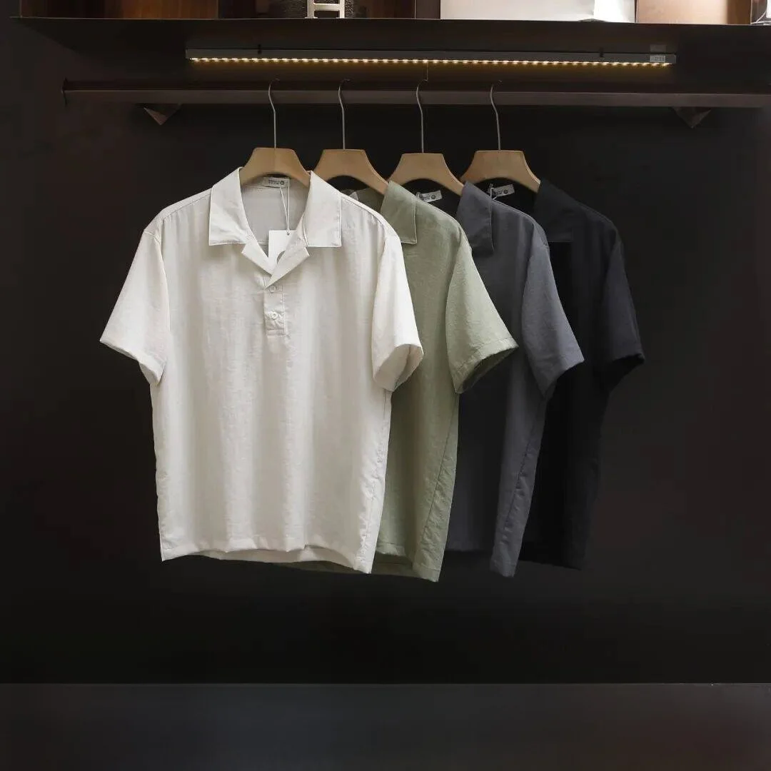 Simple Classic Short Sleeve Shirt High Quality Texture Men's Fashion Breathable Comfortable Polyester Blend Chinese Brand
Simple Classic Short Sleeve Shirt High Quality Texture Men's Fashion Breathable Comfortable Polyester Blend Chinese Brand