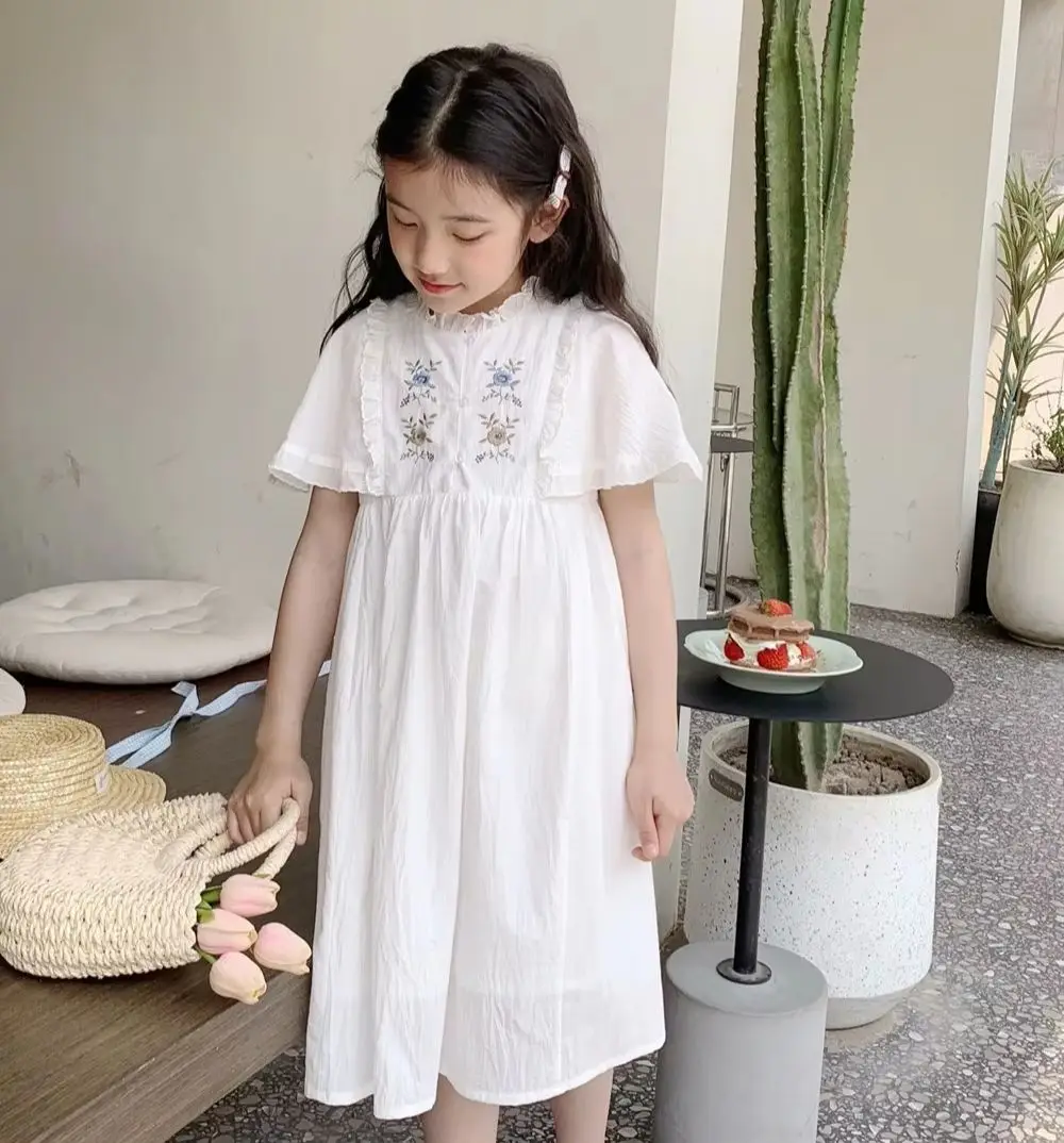 baby girls clothes French style flower embroidered sweet girl's dress summer White Dress
baby girls clothes French style flower embroidered sweet girl's dress summer White Dress