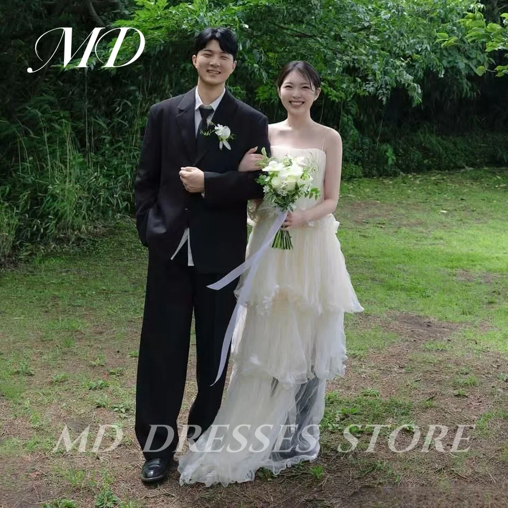 MD 2025 A-line White Wedding Dresses Spaghetti Strap Square Collar Tiered Korea Photo shoot Floor-Length Customized Bridal Gowns
MD 2025 A-line White Wedding Dresses Spaghetti Strap Square Collar Tiered Korea Photo shoot Floor-Length Customized Bridal Gowns