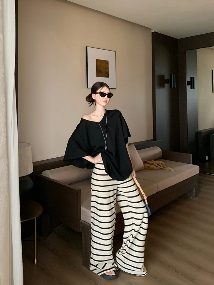 Loose Fashion Set Women Summer T-Shirt Wide Leg Pants Two-Piece Suit Comfortable Lazy Style Streetwear Commute Wind
Loose Fashion Set Women Summer T-Shirt Wide Leg Pants Two-Piece Suit Comfortable Lazy Style Streetwear Commute Wind