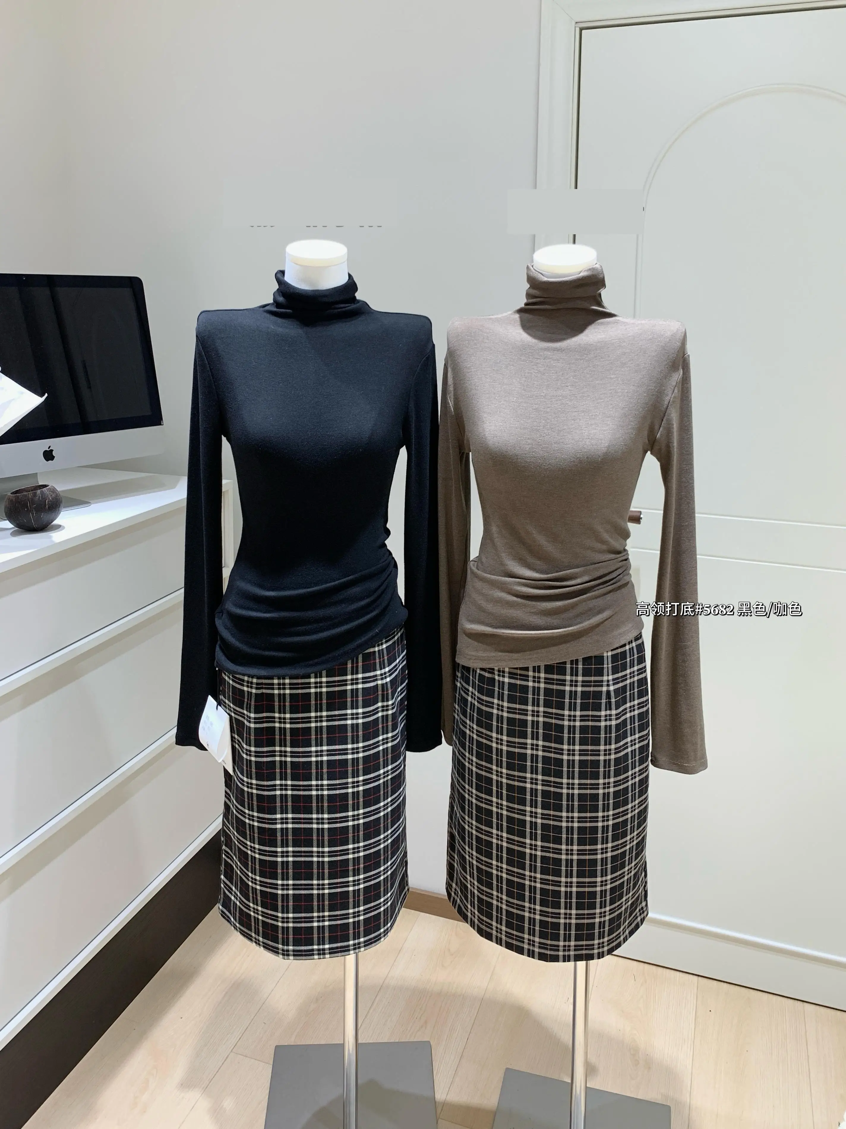 Women's Sping Autumn Chic High Waist Straight Knee Length Skirt Lady Streetwear Plaid Slim Mid Length Skirt
Women's Sping Autumn Chic High Waist Straight Knee Length Skirt Lady Streetwear Plaid Slim Mid Length Skirt