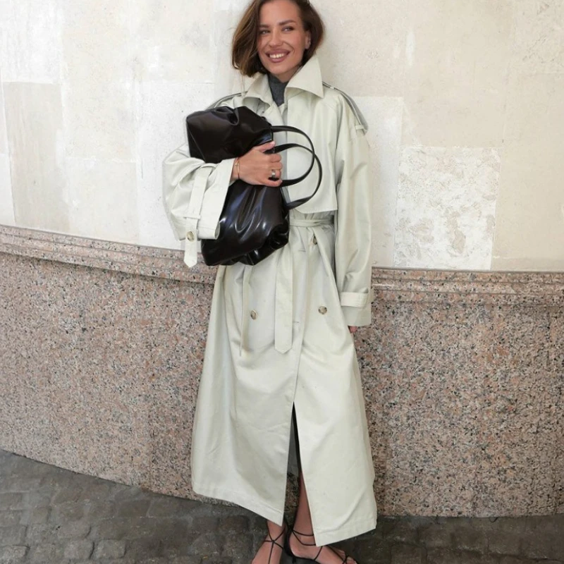 TARUXY Fashion Retro Long Trench Coat Women's Casual Button Lapel Pocket Loose Splicing Coat Autumn Winter Female Trench Solid
TARUXY Fashion Retro Long Trench Coat Women's Casual Button Lapel Pocket Loose Splicing Coat Autumn Winter Female Trench Solid