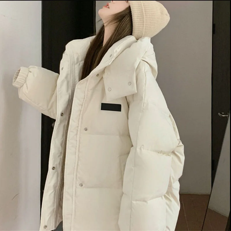2025 женское пальто с капюшоном и хлопковой подкладкой, зимнее женское свободное парковое пальто, корейская женская модная хлопковая верхняя одежда с длинными рукавами на пуху
2025 женское пальто с капюшоном и хлопковой подкладкой, зимнее женское свободное парковое пальто, корейская женская модная хлопковая верхняя одежда с длинными рукавами на пуху