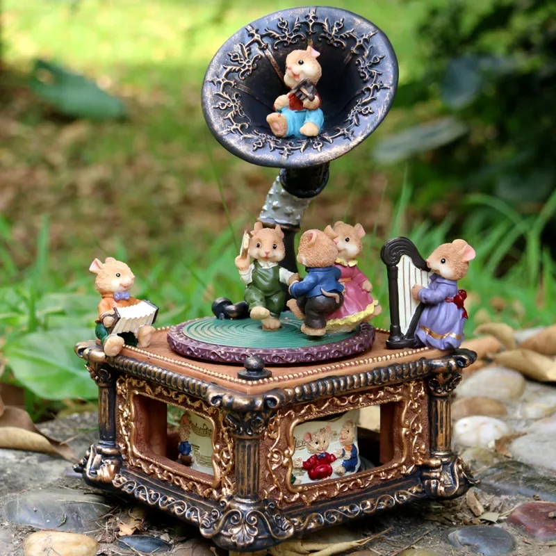 Vintage Phonograph Music Box Classic Cartoon Design Ideal Christmas or Birthday Gift for Princess Girlfriend Musical Keepsake
Vintage Phonograph Music Box Classic Cartoon Design Ideal Christmas or Birthday Gift for Princess Girlfriend Musical Keepsake
