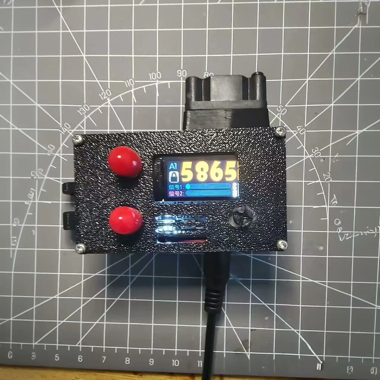 4.9G 5.8G 6.1G PLUS VRX Dual Antenna FPV Glasses Video Receiver Reception 70CH FPV VRX Suitable for SKYZONE/Hathark DJI Glasses
4.9G 5.8G 6.1G PLUS VRX Dual Antenna FPV Glasses Video Receiver Reception 70CH FPV VRX Suitable for SKYZONE/Hathark DJI Glasses