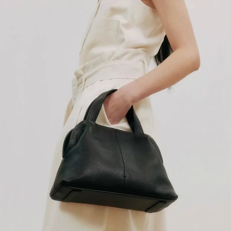 2025 New Fashion Women Handbags Genuine Leather Shoulder Bag Female Brand Luxury Real Natural Leather Crossbody Cloud Boston Bag
2025 New Fashion Women Handbags Genuine Leather Shoulder Bag Female Brand Luxury Real Natural Leather Crossbody Cloud Boston Bag