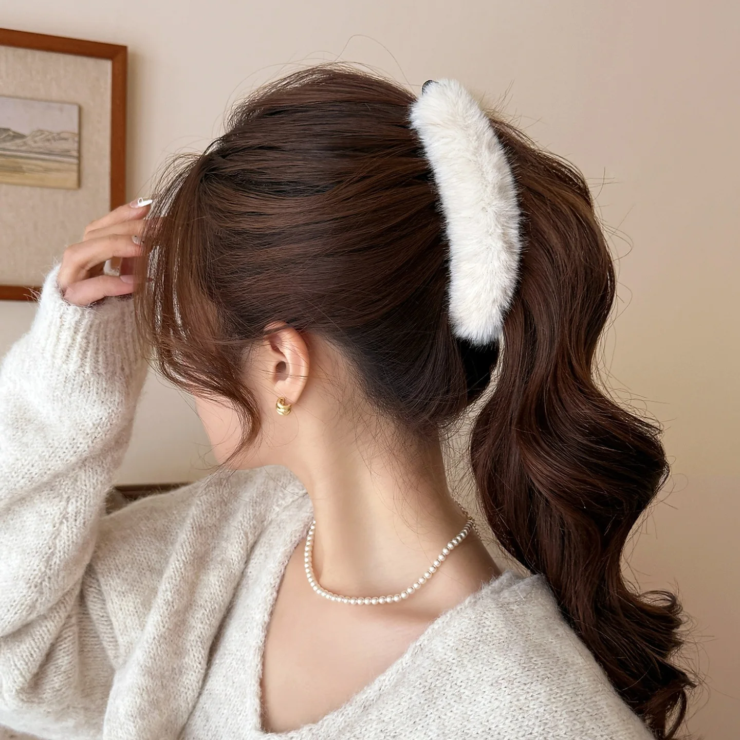 Banana Clip Oversized Plush Twist Cozy Winter High Ponytail Vertical Hair Claw for Women Half Up Back Head Casual
Banana Clip Oversized Plush Twist Cozy Winter High Ponytail Vertical Hair Claw for Women Half Up Back Head Casual