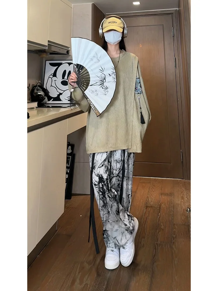 Мужская модная повседневная толстовка с круглым вырезом и вышивкой медведя, весна-осень, свободный крой, в американском стиле, для пар
Мужская модная повседневная толстовка с круглым вырезом и вышивкой медведя, весна-осень, свободный крой, в американском стиле, для пар