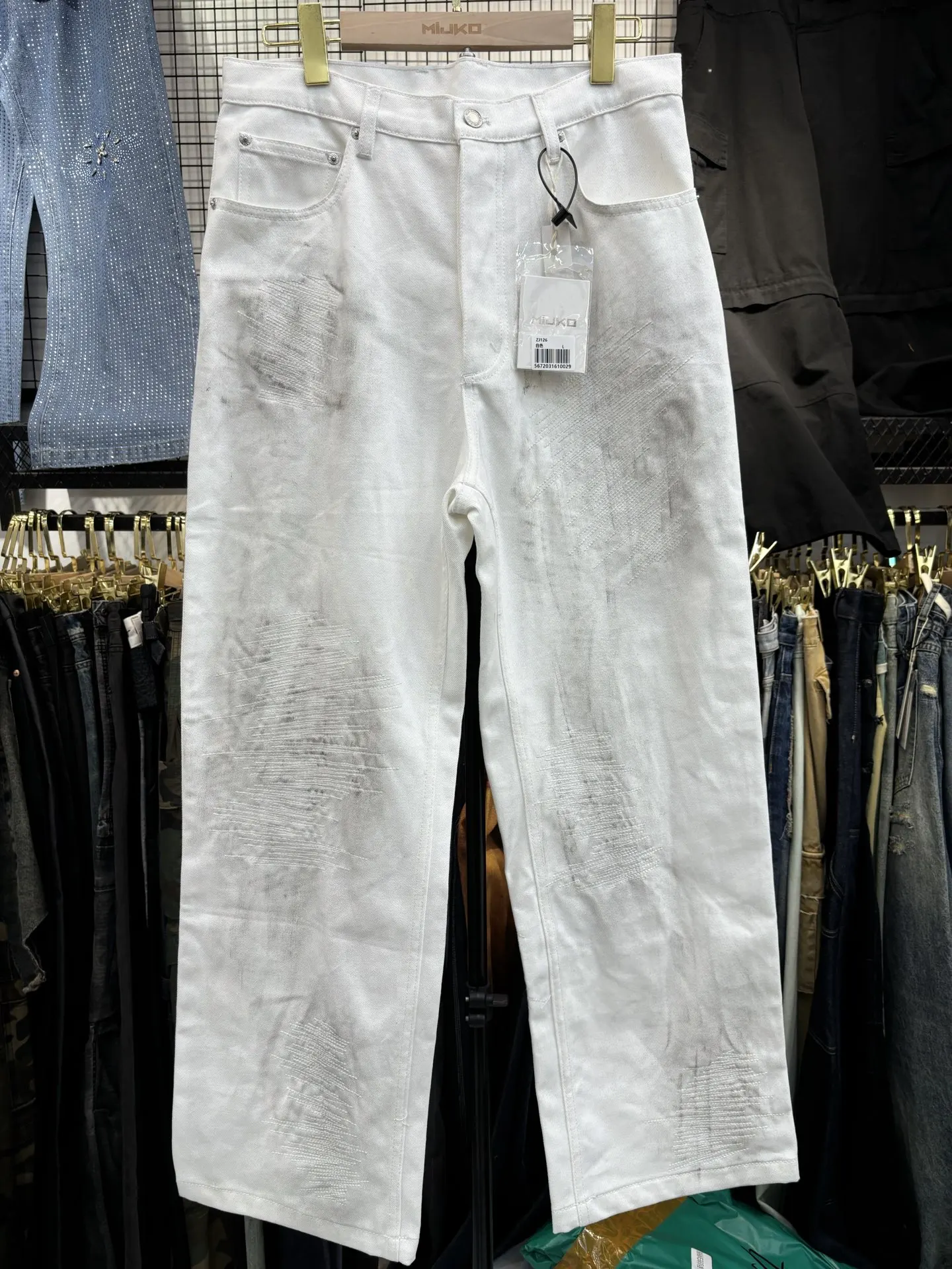 Retro Japanese Sle Commuter Loose Straight Leg Jeans Mud Dyeing Slimming Effect for Men And Women Casual Daily Wear
Retro Japanese Sle Commuter Loose Straight Leg Jeans Mud Dyeing Slimming Effect for Men And Women Casual Daily Wear