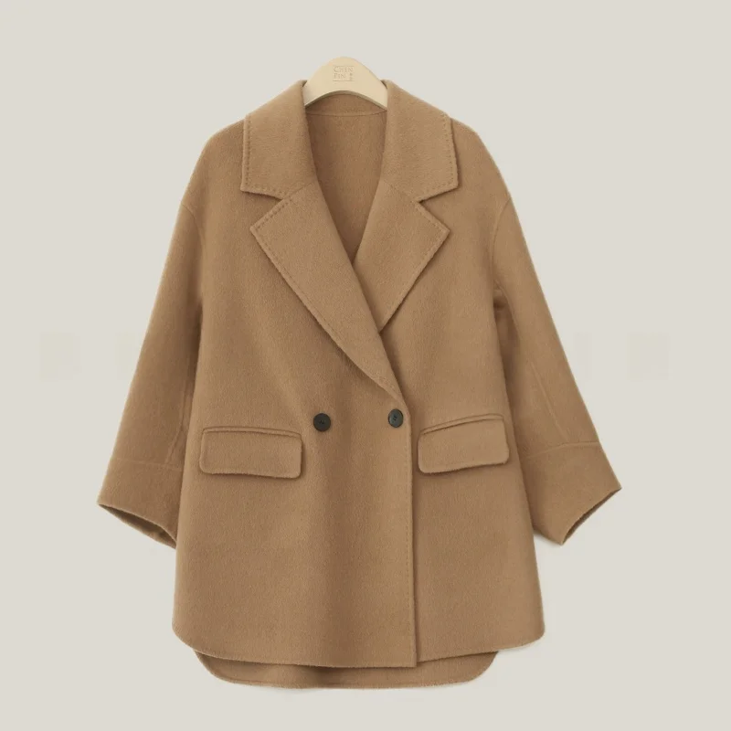 Двустороннее шерстяное пальто женское средней длины, новинка осень-зима 2023, повседневное, с отложным воротником, верблюжьего цвета, корейский стиль
Двустороннее шерстяное пальто женское средней длины, новинка осень-зима 2023, повседневное, с отложным воротником, верблюжьего цвета, корейский стиль