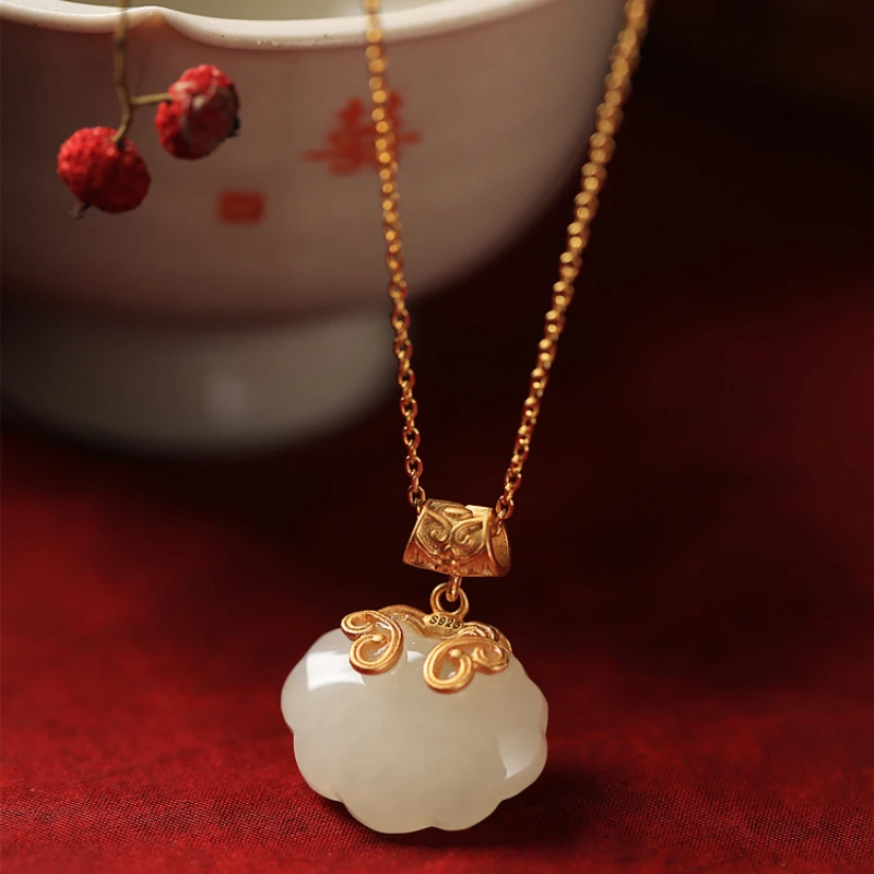 *Hotan Jade предохранительный замок, инкрустированный золотом, нефритовый кулон, женское новое нефритовое ожерелье в китайском стиле в национальном стиле
*Hotan Jade предохранительный замок, инкрустированный золотом, нефритовый кулон, женское новое нефритовое ожерелье в китайском стиле в национальном стиле