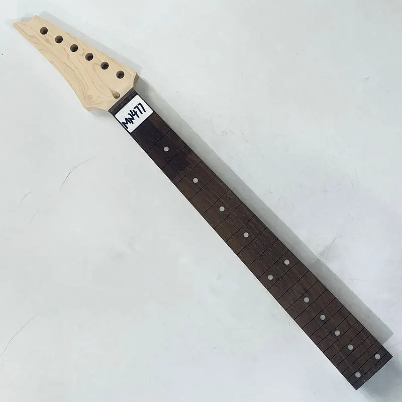 MN477 No Frets Unfinished Right Hand ST Electric Guitar Neck Maple Rosewood 24 Frets for DIY Replace Surface Damages and Dirty
MN477 No Frets Unfinished Right Hand ST Electric Guitar Neck Maple Rosewood 24 Frets for DIY Replace Surface Damages and Dirty
