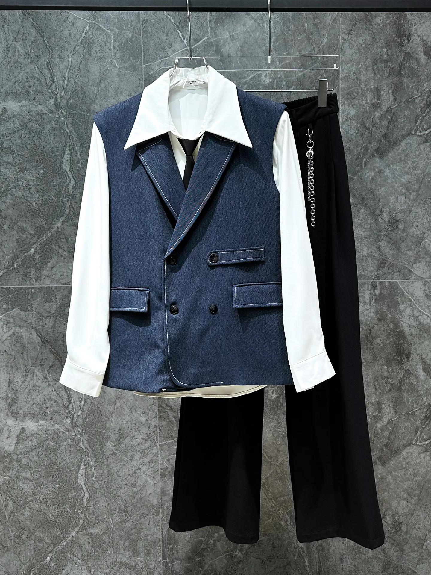 Trendy Korean Sle Loose Fit Double Breasted Vest for Young Men Casual Spring Faion High End Simple Design Color
Trendy Korean Sle Loose Fit Double Breasted Vest for Young Men Casual Spring Faion High End Simple Design Color