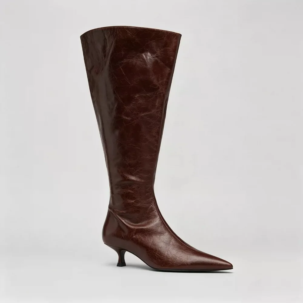 Vintage Brown Wrinkle Leather Knee High Boots Women Wide Calf Pointed Toe Kitten Heel Pull On Tall Boots Streetwear
Vintage Brown Wrinkle Leather Knee High Boots Women Wide Calf Pointed Toe Kitten Heel Pull On Tall Boots Streetwear