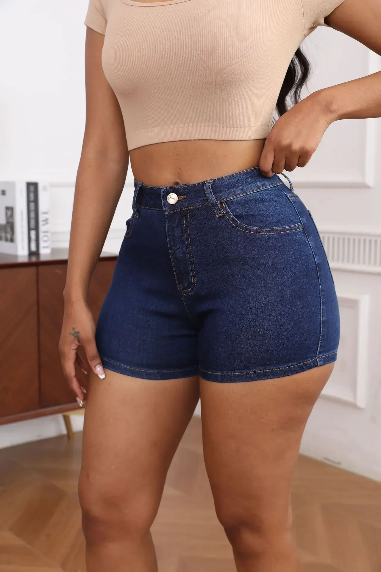High-quality Casual Stretch High-waisted Denim Shorts. Women's Summer Fashion Urban Style Simple Comfortable Skinny Short Jeans
High-quality Casual Stretch High-waisted Denim Shorts. Women's Summer Fashion Urban Style Simple Comfortable Skinny Short Jeans