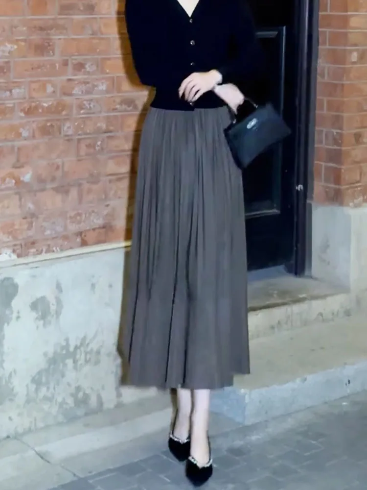 Elegant Folded Deep Grey Long Skirt Trendy Versatile Draped Elastic Waist Half Skirt for Autumn Season Business Commute Style
Elegant Folded Deep Grey Long Skirt Trendy Versatile Draped Elastic Waist Half Skirt for Autumn Season Business Commute Style