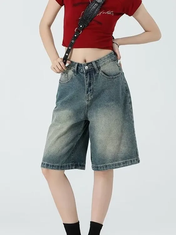 Женские винтажные джинсовые брюки с пятью точками больших размеров, новые летние свободные узкие широкие брюки среднего размера, модные брюки с 5 точками
Женские винтажные джинсовые брюки с пятью точками больших размеров, новые летние свободные узкие широкие брюки среднего размера, модные брюки с 5 точками