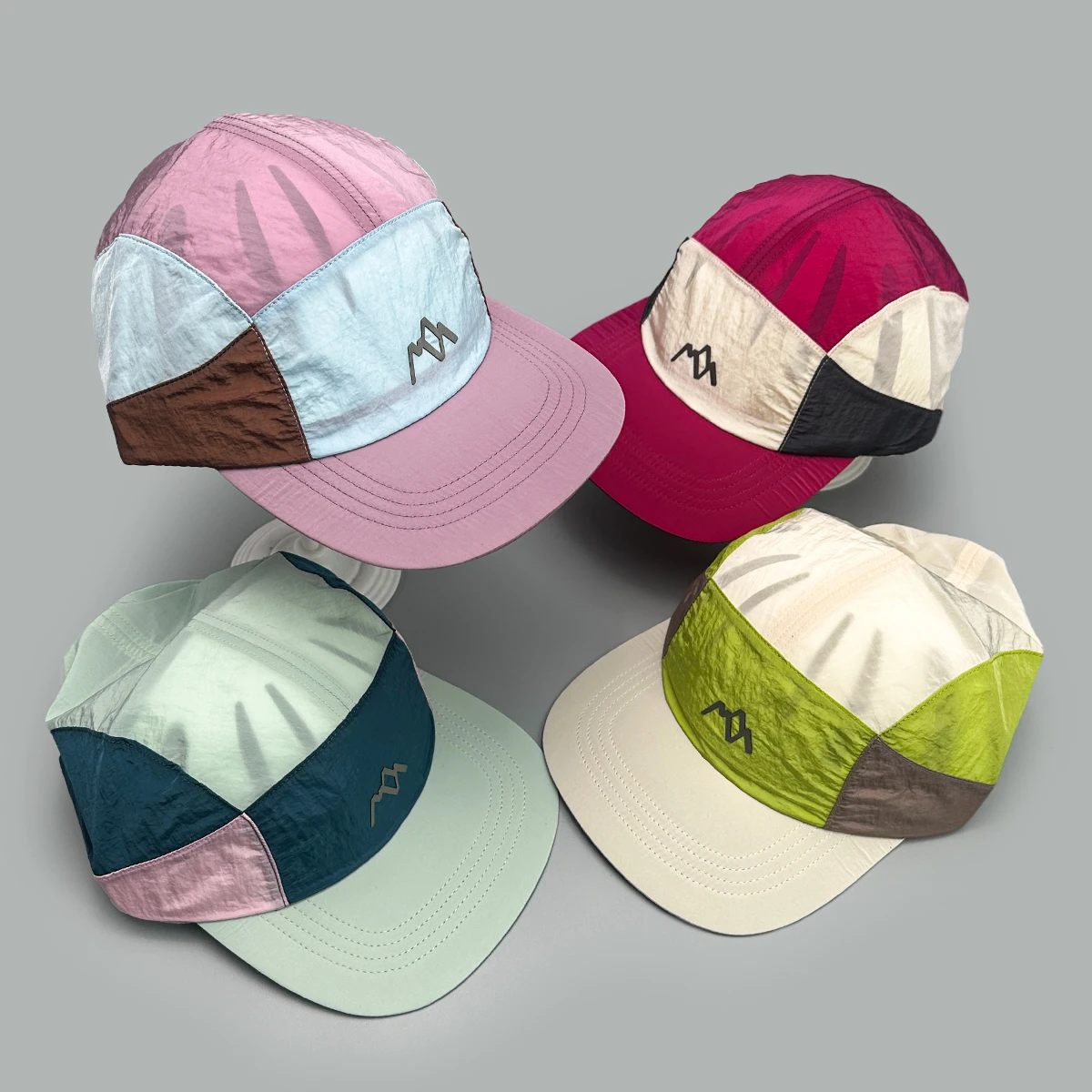 Niche Color Block Mountain Baseball Hats New Unisex Breathable Quick Drying Sunshade Street Versatile FRetro ashion Peaked Caps
Niche Color Block Mountain Baseball Hats New Unisex Breathable Quick Drying Sunshade Street Versatile FRetro ashion Peaked Caps