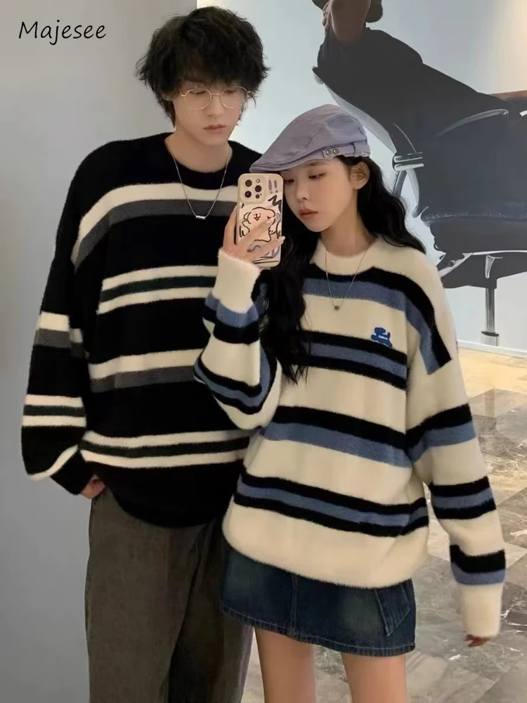 Striped Sweaters Men Autumn Casual Contrast Color Baggy Simple O-neck Korean Style All-match Streetwear Unisex Couple Knitwear
Striped Sweaters Men Autumn Casual Contrast Color Baggy Simple O-neck Korean Style All-match Streetwear Unisex Couple Knitwear