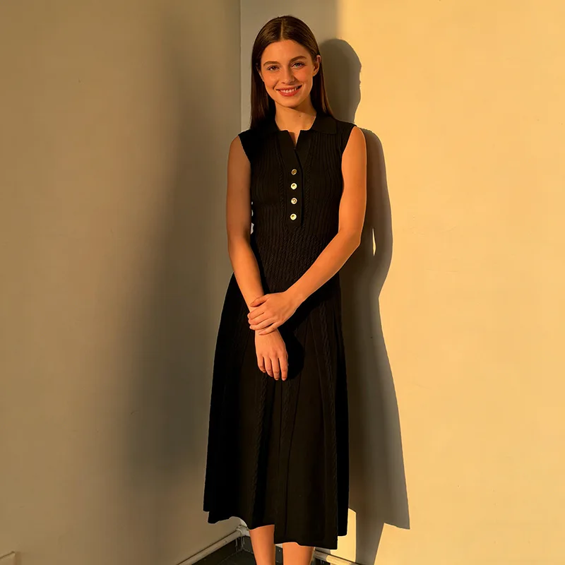 New commuting style knitted dress from Europe and America French retro polo collar sleeveless slim fit floral long skirt
New commuting style knitted dress from Europe and America French retro polo collar sleeveless slim fit floral long skirt