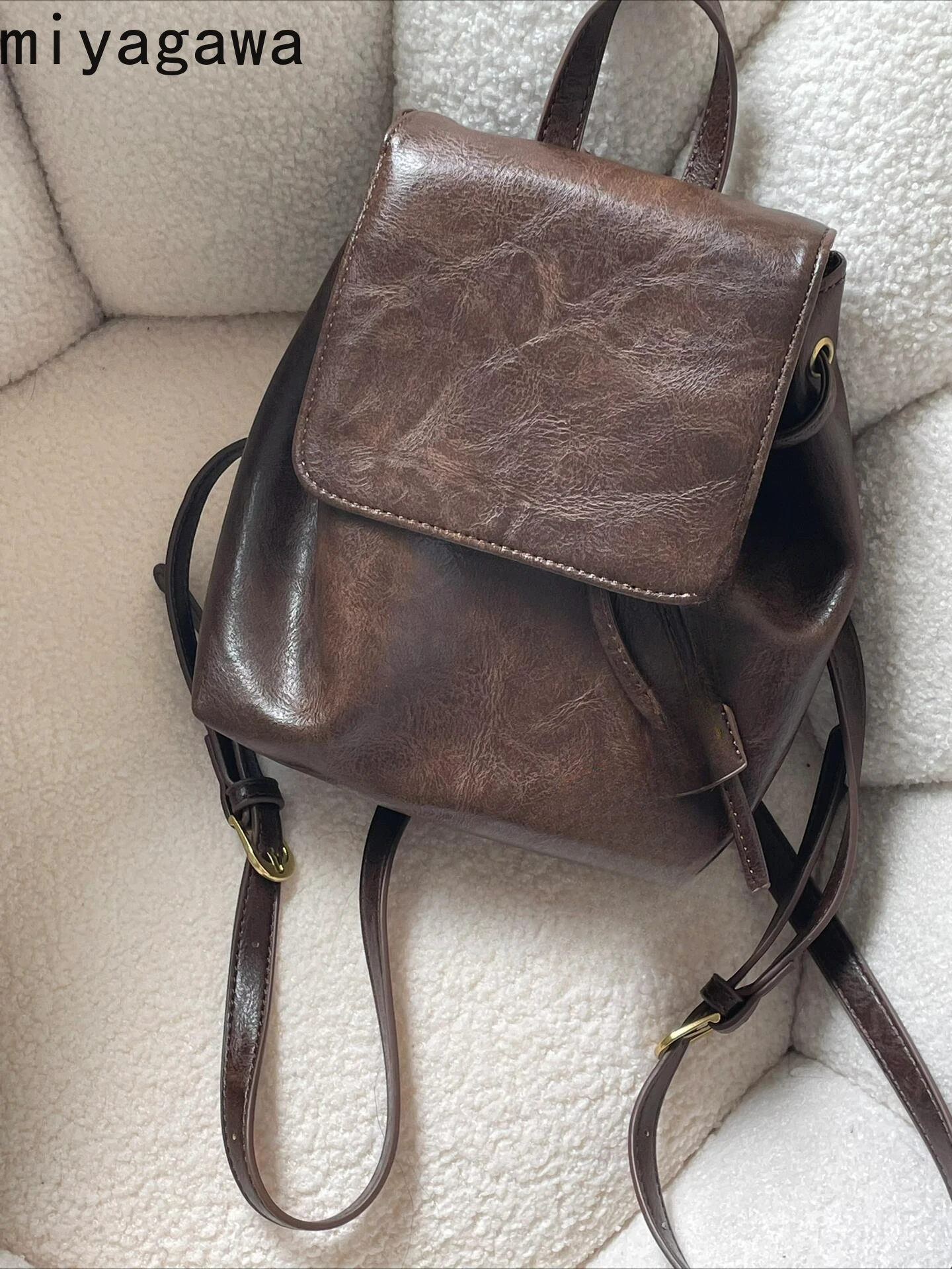 Miyagawa Leather Shoulder Bags for Women 2024 New Student Commuter Small Backpack Retro Style PU Backpacks
Miyagawa Leather Shoulder Bags for Women 2024 New Student Commuter Small Backpack Retro Style PU Backpacks