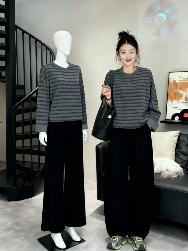 Loose Wide Sve Sweatirt Korean Sle Casual Striped Slimming Top Women's Faion College Sle Turn up Hem Long Sve
Loose Wide Sve Sweatirt Korean Sle Casual Striped Slimming Top Women's Faion College Sle Turn up Hem Long Sve