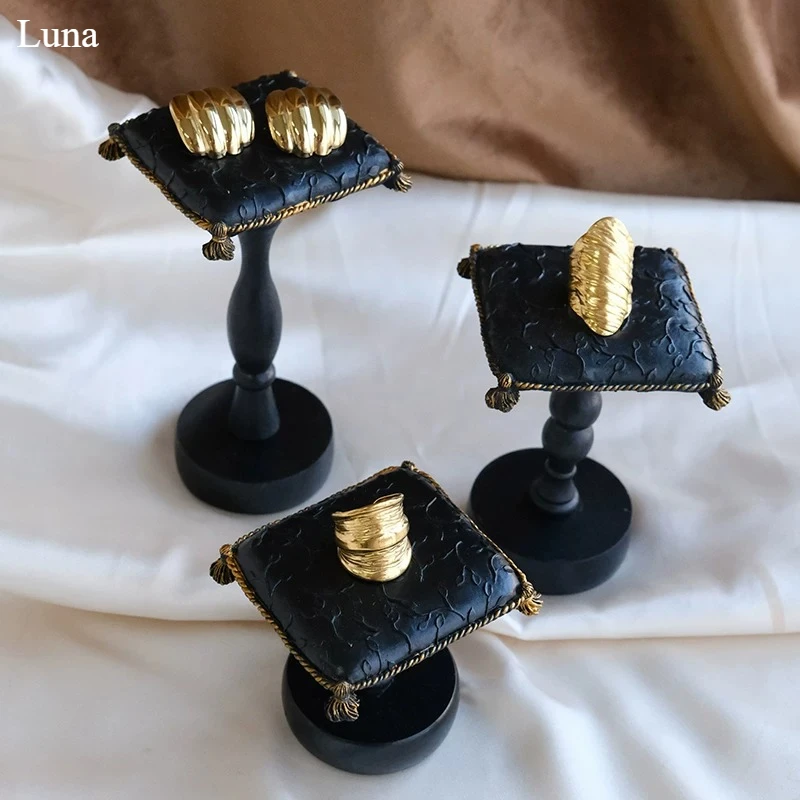 Black High Foot Tassel Jewelry Tray, Leaf Shape Display Stand for Necklace Earring, Store Counter Organizer & Photography Prop
Black High Foot Tassel Jewelry Tray, Leaf Shape Display Stand for Necklace Earring, Store Counter Organizer & Photography Prop