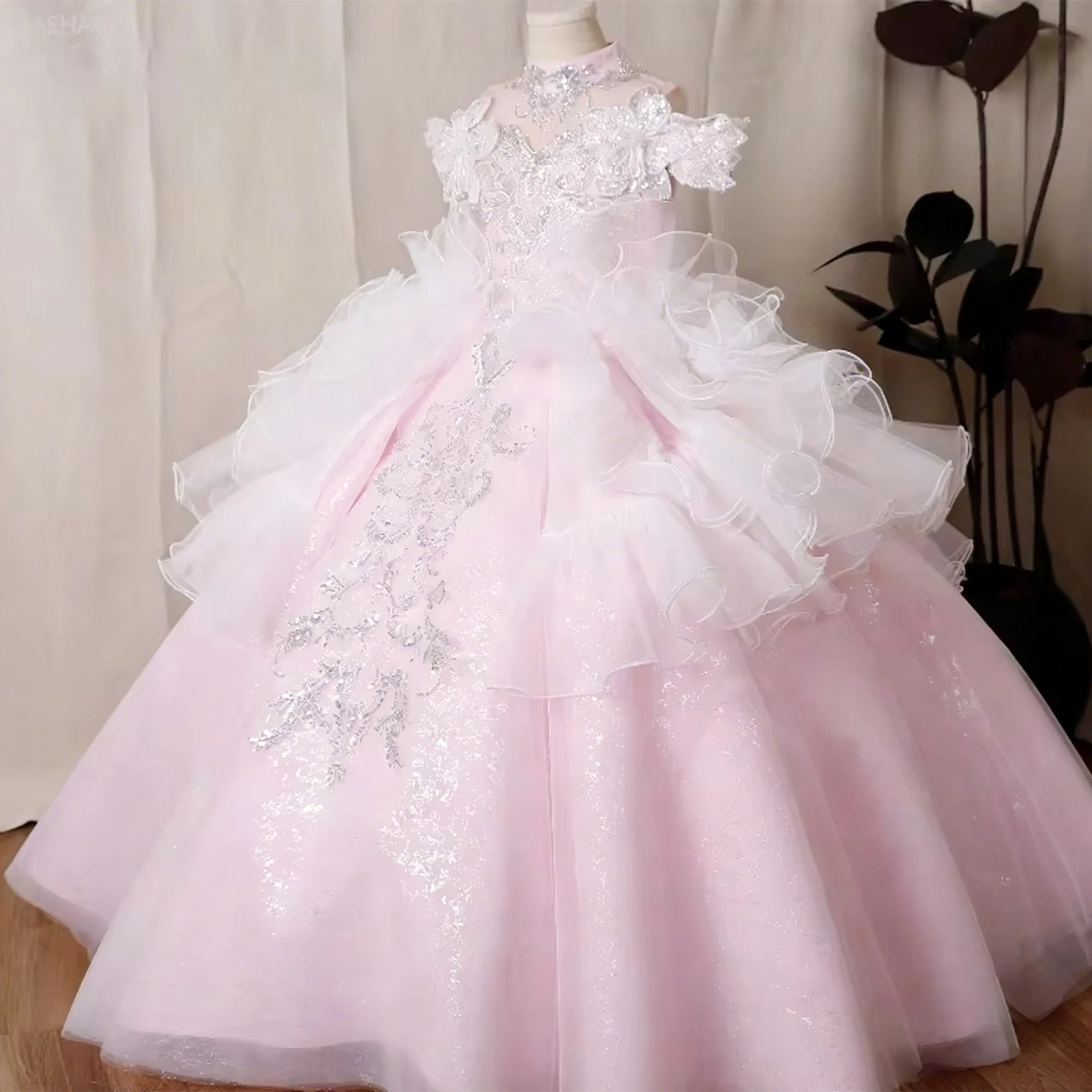 Customized Pink Flower Girl Dress For Wedding High Waist Appliques Short Sleeve Floor Length Kids Birthday First Communion Gown
Customized Pink Flower Girl Dress For Wedding High Waist Appliques Short Sleeve Floor Length Kids Birthday First Communion Gown