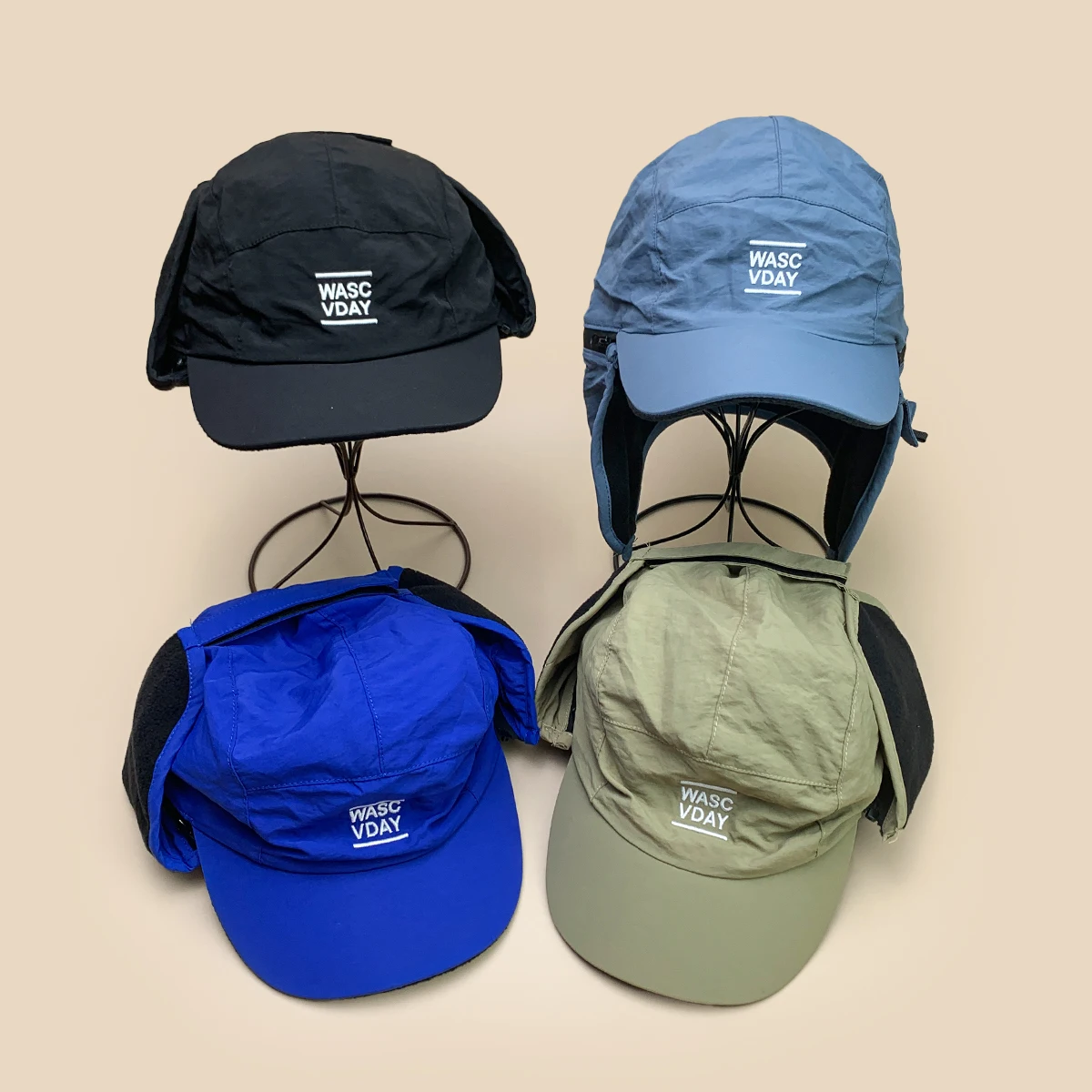 Quick-dry Letter Embroidery Bomber Hats New Unisex Warm Outdoor Versatile Detachable Zipper Fashion Ear protection Baseball Hats
Quick-dry Letter Embroidery Bomber Hats New Unisex Warm Outdoor Versatile Detachable Zipper Fashion Ear protection Baseball Hats