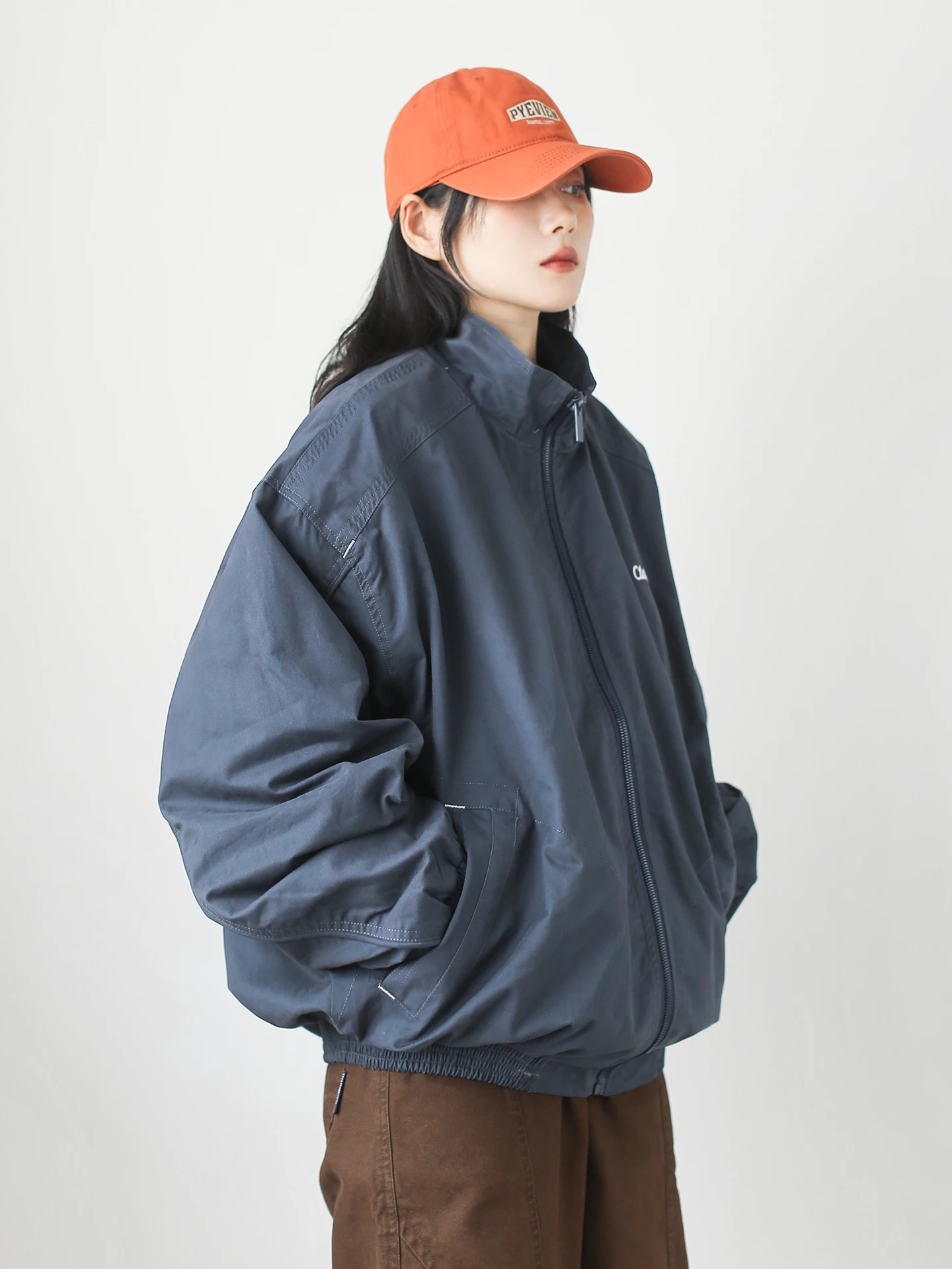 Ретро японский свободный повседневный джат с воротником-стойкой для мужчин и женщин, весна-осень, новая универсальная рабочая одежда для пар...
Ретро японский свободный повседневный джат с воротником-стойкой для мужчин и женщин, весна-осень, новая универсальная рабочая одежда для пар...