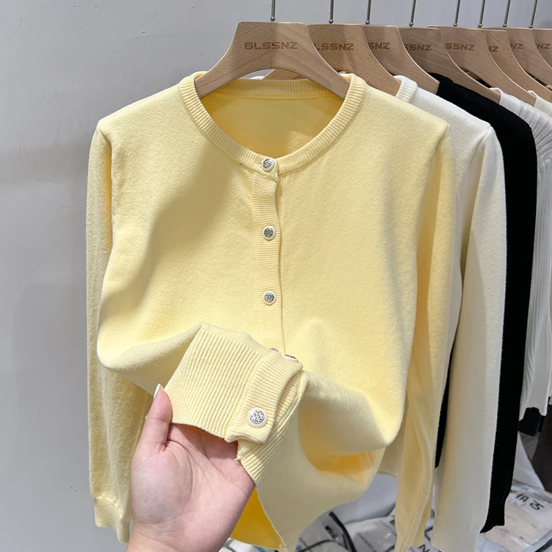 Lazy Style Long Sleeved Knitted Cardigans Spring Autumn Round Neck Solid Color Loose Sweater Women Knitting Outerwear
Lazy Style Long Sleeved Knitted Cardigans Spring Autumn Round Neck Solid Color Loose Sweater Women Knitting Outerwear