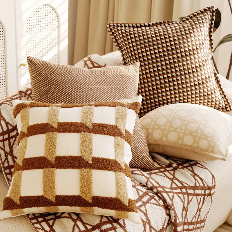 Embroidered French Light Luxury Pillow Cover Mailand Tone and Cream Color Patchwork Cushion Cover For Sofa Headboard Bay Window
Embroidered French Light Luxury Pillow Cover Mailand Tone and Cream Color Patchwork Cushion Cover For Sofa Headboard Bay Window