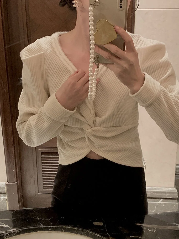 Slimming Effect Rabbit Fur V-neck Pleated Splice Base Shirt Elegant Long Sleeve Women's Fashionable Commute Style Pure Color
Slimming Effect Rabbit Fur V-neck Pleated Splice Base Shirt Elegant Long Sleeve Women's Fashionable Commute Style Pure Color