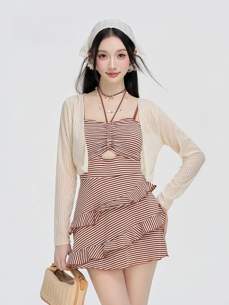 Купальник в стиле ретро для женщин, с завязками на шее, в полоску, с эффектом похудения, с длинными рукавами, повседневный, для отпуска и термальных источников
Купальник в стиле ретро для женщин, с завязками на шее, в полоску, с эффектом похудения, с длинными рукавами, повседневный, для отпуска и термальных источников