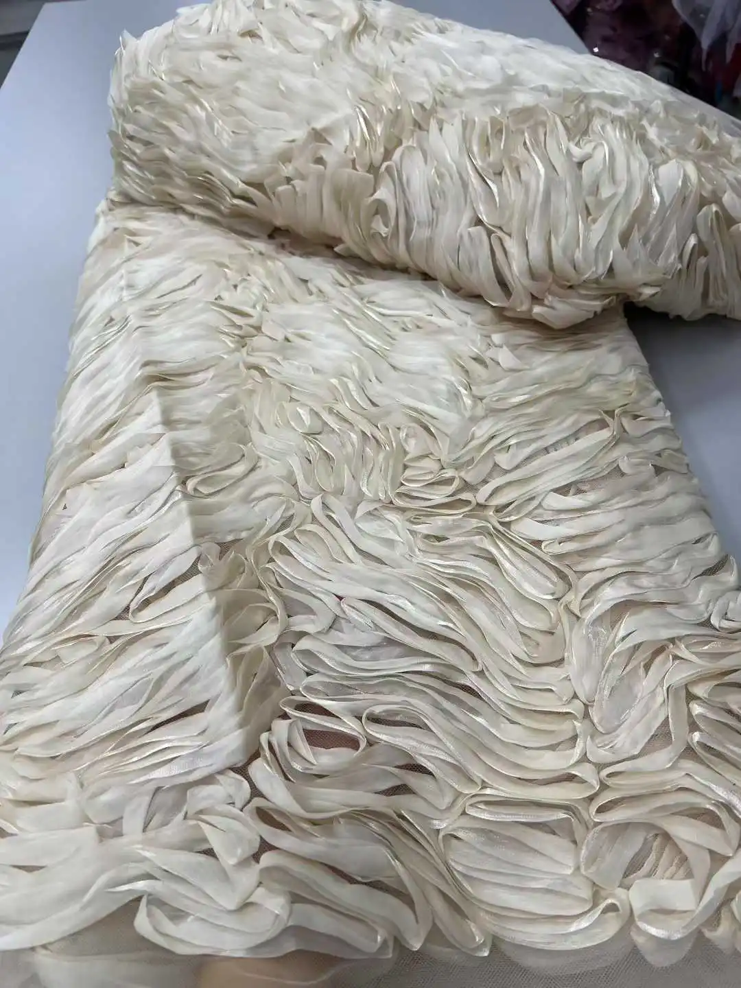 Новейшая 3D элегантная французская сетчатая кружевная ткань ручной работы для свадебного ужина, 2025, африканская нигерийская ткань для шитья
Новейшая 3D элегантная французская сетчатая кружевная ткань ручной работы для свадебного ужина, 2025, африканская нигерийская ткань для шитья