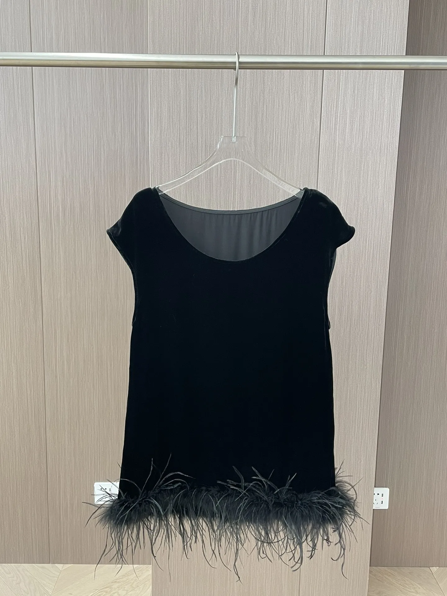 2024 Women's Clothing Velvet patchwork ostrich feather sleeveless vest Spring Summer New 413
2024 Women's Clothing Velvet patchwork ostrich feather sleeveless vest Spring Summer New 413
