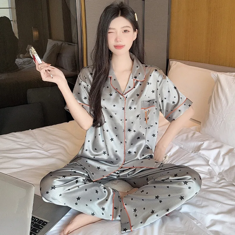 New Arrival Ladies' High-Fashion Satin Ice Silk Pyjamas Women's Short-Sleeved Top and Long Trousers Relaxed-Fit Loungewear Set
New Arrival Ladies' High-Fashion Satin Ice Silk Pyjamas Women's Short-Sleeved Top and Long Trousers Relaxed-Fit Loungewear Set