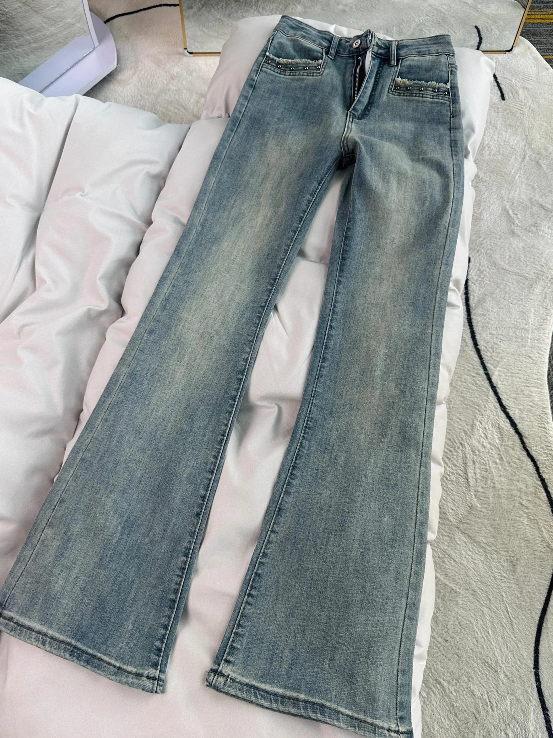 Slimming High Waist Bell Bottom Jeans Women's Fashionable Retro Versatile Cotton Denim Spring Season Ladies' Premium Quality
Slimming High Waist Bell Bottom Jeans Women's Fashionable Retro Versatile Cotton Denim Spring Season Ladies' Premium Quality