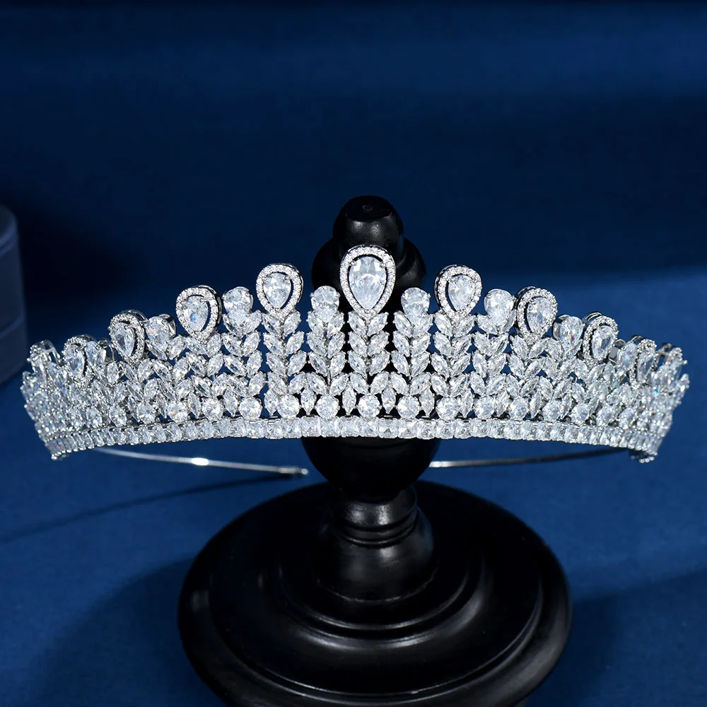HIBRIDE Temperament Women Wedding Party Hair Accessories Water Drop Shape Cubic Zircon Crowns Dubai Nigeria Bridal Jewelry C-18
HIBRIDE Temperament Women Wedding Party Hair Accessories Water Drop Shape Cubic Zircon Crowns Dubai Nigeria Bridal Jewelry C-18