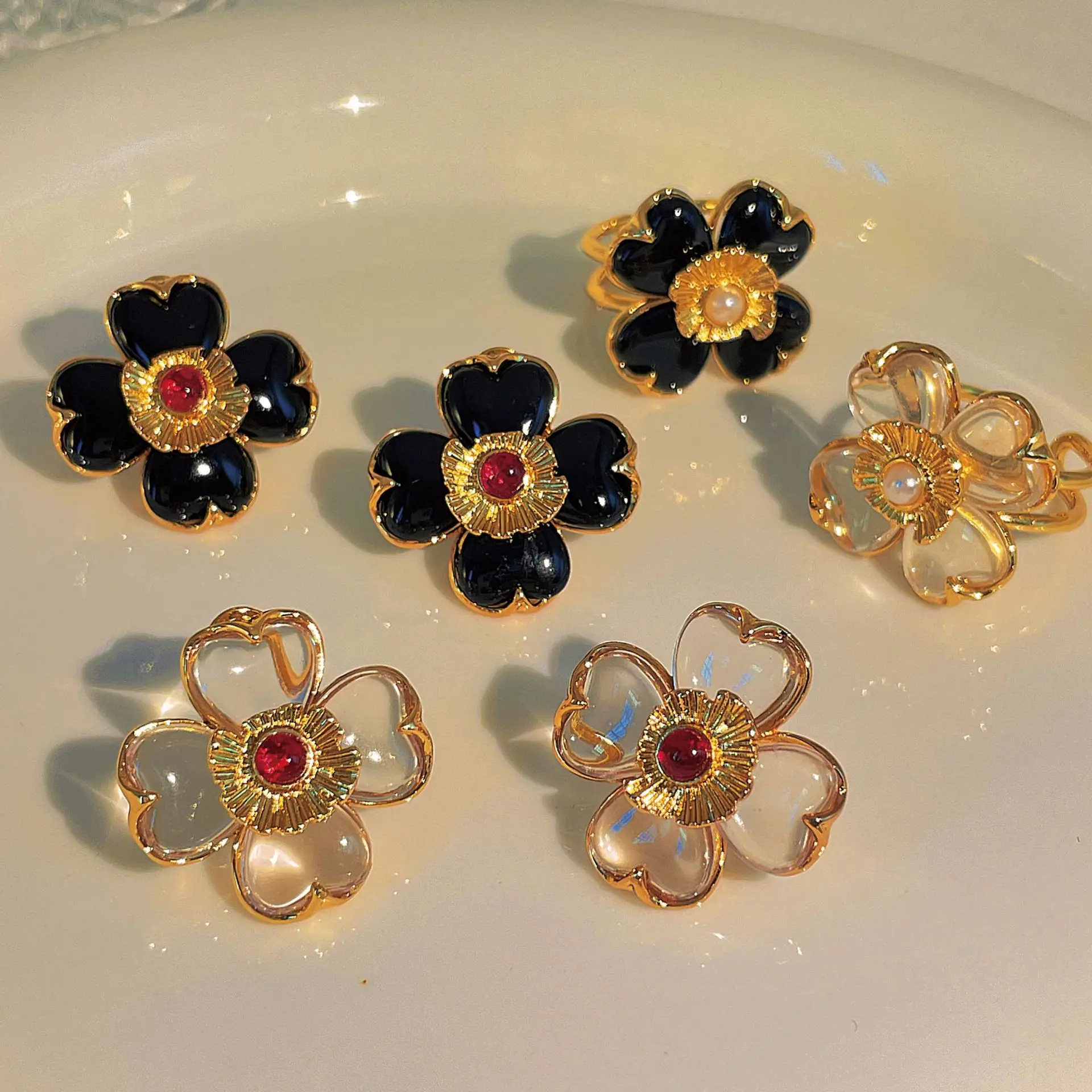 Vintage Glass Flower Earrings With A Niche Temperament Large Flower Earrings Featuring Camellias And Ancient Earrings
Vintage Glass Flower Earrings With A Niche Temperament Large Flower Earrings Featuring Camellias And Ancient Earrings