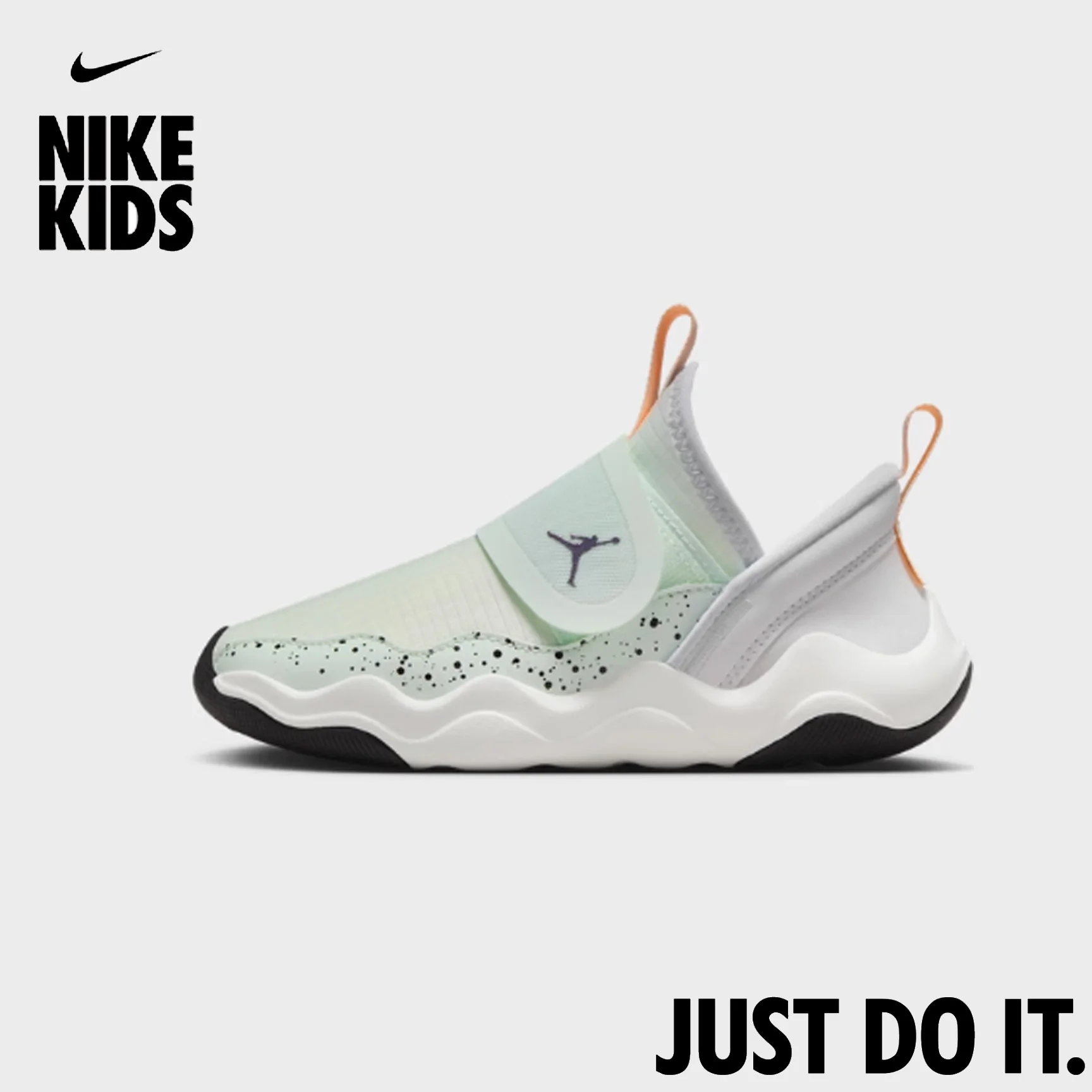 Nike Kids New Shoes Summer Anti Slip Breathable Soft Soled Low Top Light Green Sneakers DQ9293-301
Nike Kids New Shoes Summer Anti Slip Breathable Soft Soled Low Top Light Green Sneakers DQ9293-301
