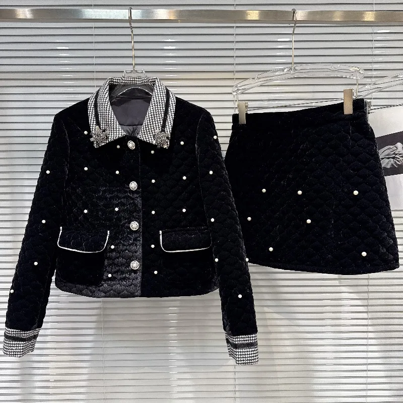 2025 Winter New French Fashion Socialite Velvet Embossed Down Inner Short Coat + Short Skirt Set Elegant Women's Two-Piece Set
2025 Winter New French Fashion Socialite Velvet Embossed Down Inner Short Coat + Short Skirt Set Elegant Women's Two-Piece Set