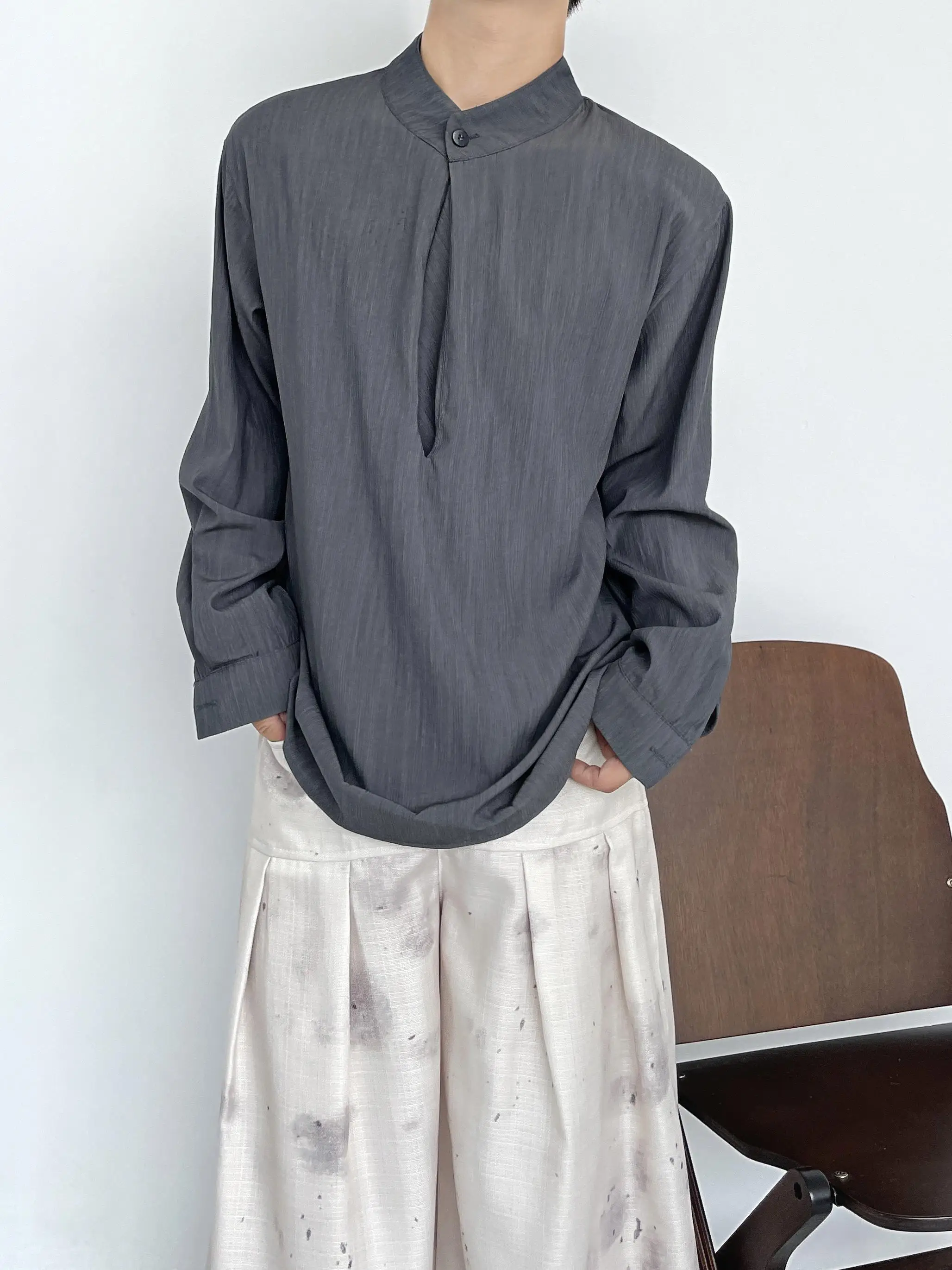 BKYC Retro Collar Design Asymmetrical Stand Collar Shirt Neutral Style High End Minimalist Shirt for Men And Women
BKYC Retro Collar Design Asymmetrical Stand Collar Shirt Neutral Style High End Minimalist Shirt for Men And Women