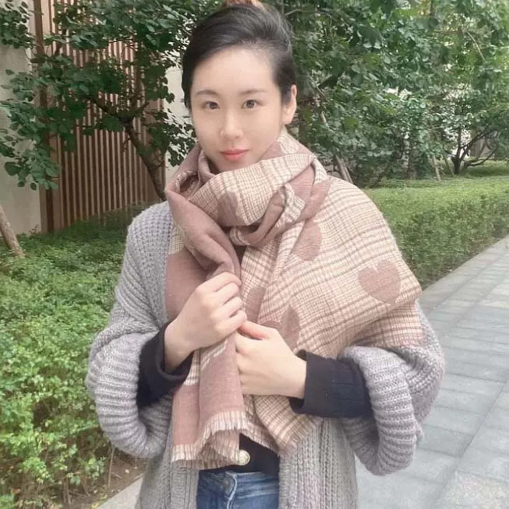 Large Acrylic Fibers Heart Knitted Scarf Soft Warmer Double-sided Scarf Hijab Windproof Long Thickened Shawl Girls
Large Acrylic Fibers Heart Knitted Scarf Soft Warmer Double-sided Scarf Hijab Windproof Long Thickened Shawl Girls
