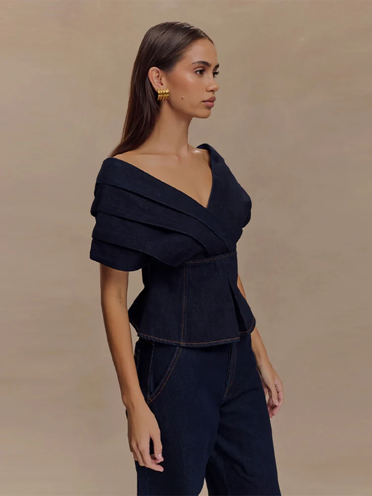 Women's Sexy Two-Piece Suit Denim Long Pants Set High Street Deep V-Neck Bandage Top Backless Design Straight Loose Jeans
Women's Sexy Two-Piece Suit Denim Long Pants Set High Street Deep V-Neck Bandage Top Backless Design Straight Loose Jeans