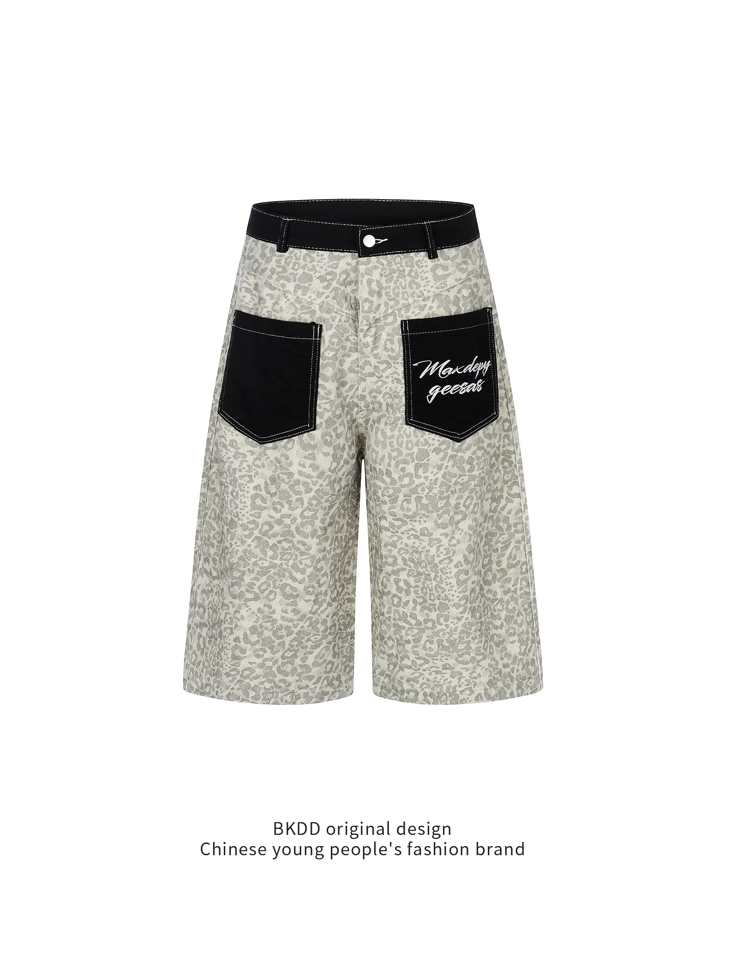 Retro American Street Leopard Print Pocket Seven-Foot Jeans Loose Straight Leg Wide Leg Shorts for Men And Women Summer Trend...
Retro American Street Leopard Print Pocket Seven-Foot Jeans Loose Straight Leg Wide Leg Shorts for Men And Women Summer Trend...