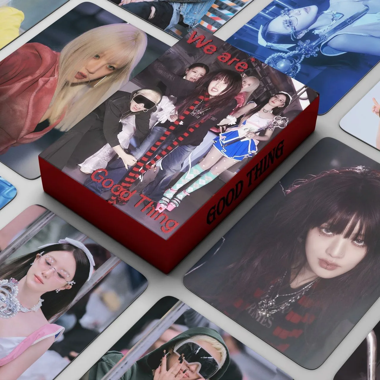 55pcs/set Kpop G-idle NEW Album Lomo Cards Stickers Photocards Photo Print Card MINNIE SHUHUA SOYEON YUQI MIYEON Fans Gift
55pcs/set Kpop G-idle NEW Album Lomo Cards Stickers Photocards Photo Print Card MINNIE SHUHUA SOYEON YUQI MIYEON Fans Gift