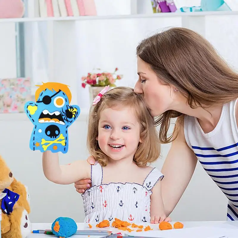 Ручная кукла на Хэллоуин ручная работа Хэллоуин кукла реквизит мультфильм Хэллоуин ручная кукла Творческая творческая игра нетканый
Ручная кукла на Хэллоуин ручная работа Хэллоуин кукла реквизит мультфильм Хэллоуин ручная кукла Творческая творческая игра нетканый